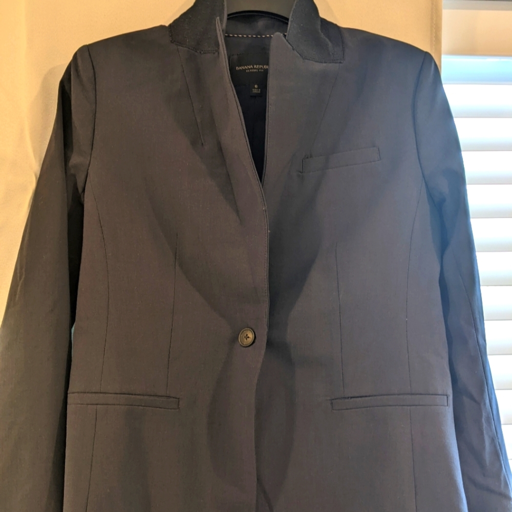 BANANA REPUBLIC NAVY BLAZER